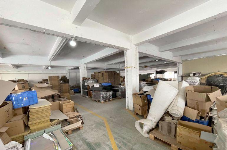 万江上甲三楼660平方标准厂房出租有现成办公室水电齐全