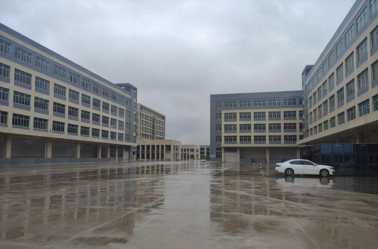 红本双证带独立高台卸货平台标准厂房出租空地超大适合电商物流等