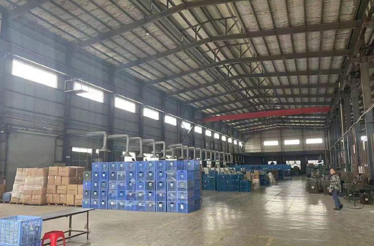 原房东独栋钢构厂房出租空地大现成行车适合五金模具设备塑胶玻璃