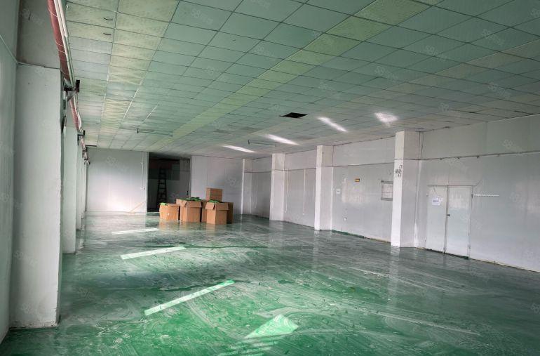 黄江镇中心楼上无尘车间850平低价出租有吊机口随时可看