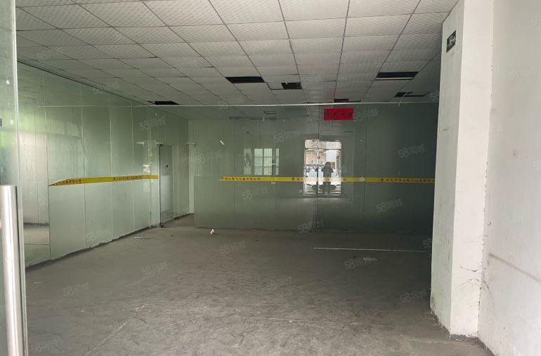 黄江镇中心独栋厂房2900平低价出租带办公室形象好空地大