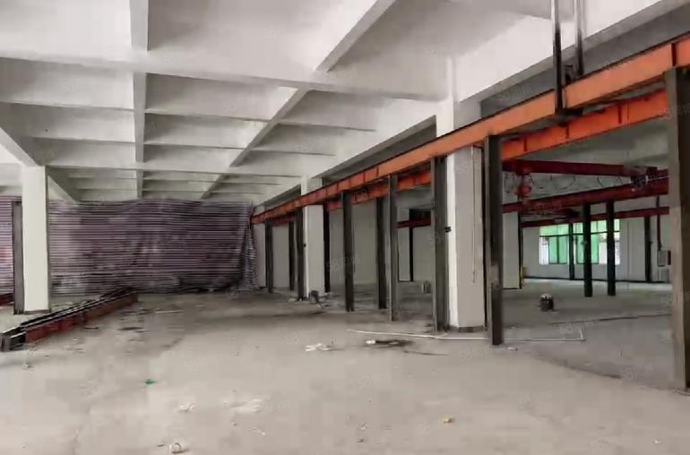 大岭山厚大路旁 独门独院厂房出租 分租一楼1800平 带航车