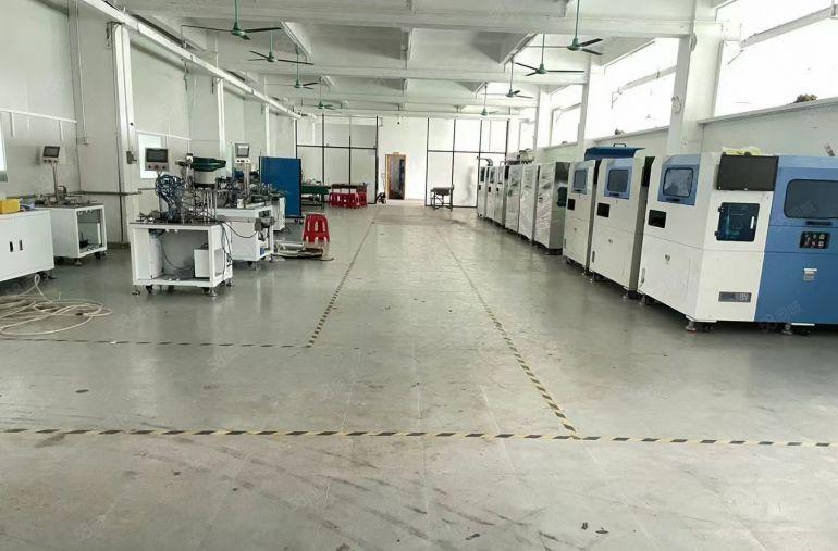 石碣镇独院厂房三楼1250方低价出租，现成装修水电齐全有院子