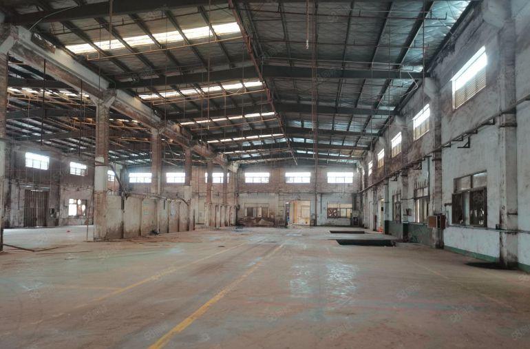 石碣镇厂房出租砖墙到顶九米高单层厂房出租。空地大形象好。