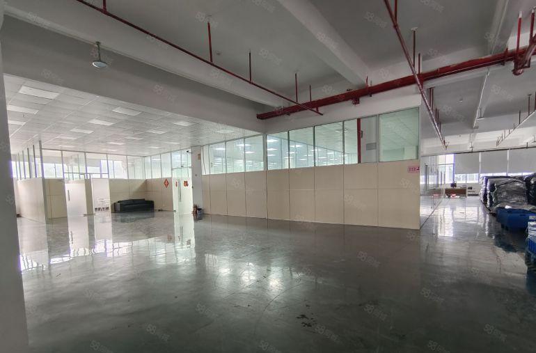 清溪全新独栋19800平厂房出租，精装办公室，卸货平台带牛角