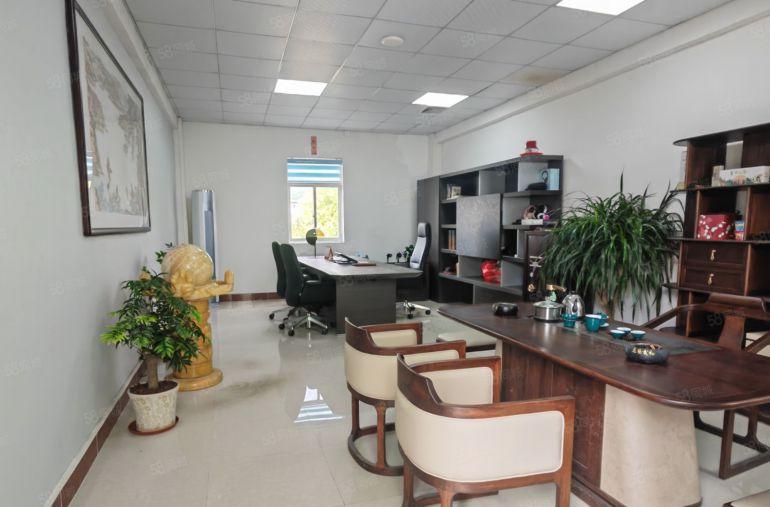 价格好谈！4600平三层独院带现成装修地坪漆可分租