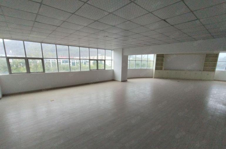 原房东四楼800平标准厂房低价出租