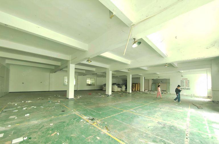 清溪三中村楼上带装修1000平米厂房出租