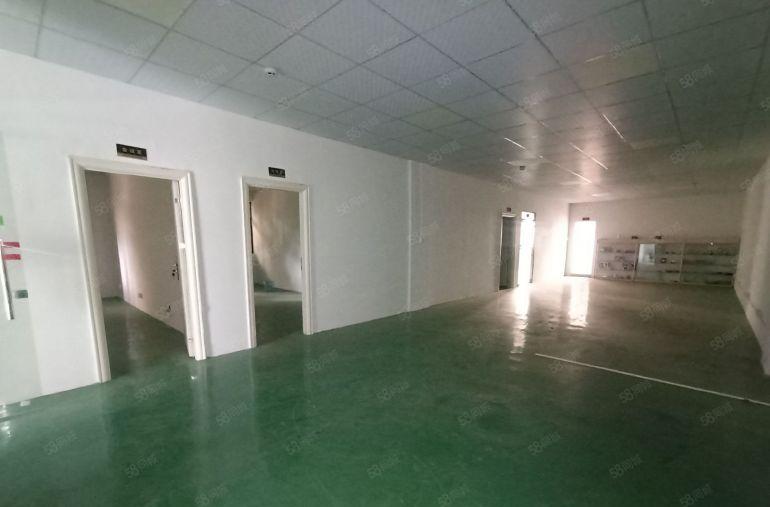 低价出租三楼600平，一口价7000块，现成装修办公室。