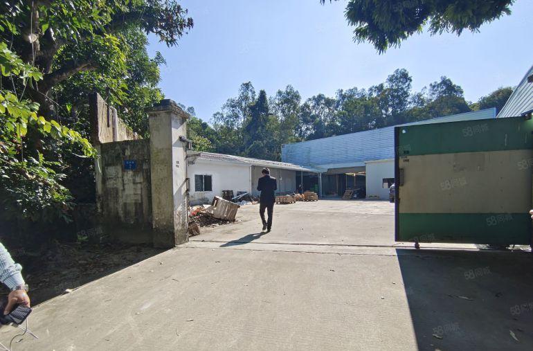 清溪林场主干道边小独院1300平，带装修办公室，厨房，宿舍