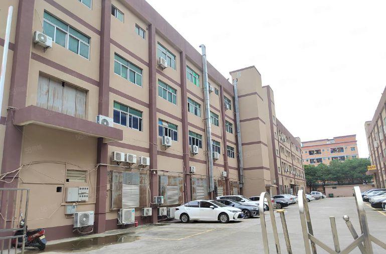 清溪新出原房东楼上厂房实际面积2000平低价出租 精装修