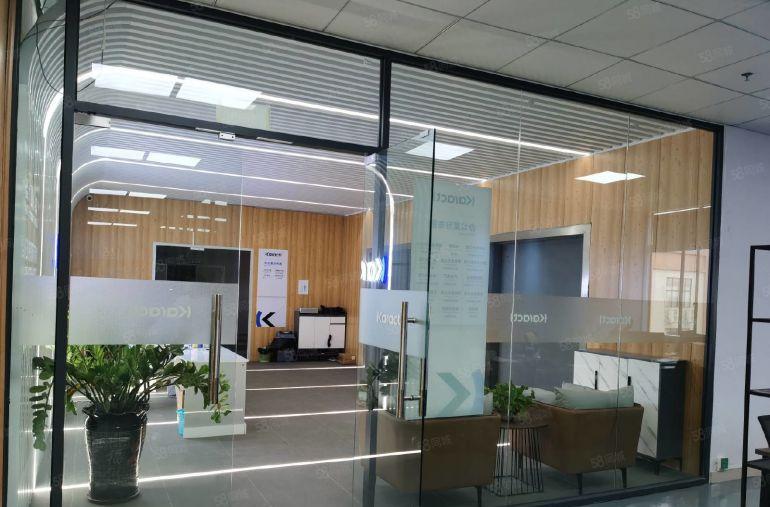 东坑现成装修厂房出租2300平方，园区形象好，好招工