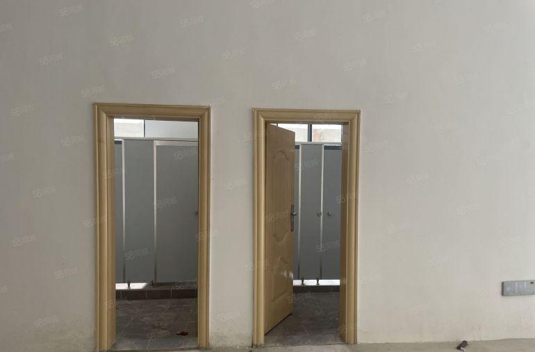 东坑镇黄屋村重工业厂房出租可做临时仓库一楼7.5米空地大