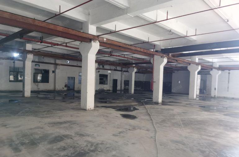 现成塑胶CNC厂房，本地房东分租一二楼2200方（实量）