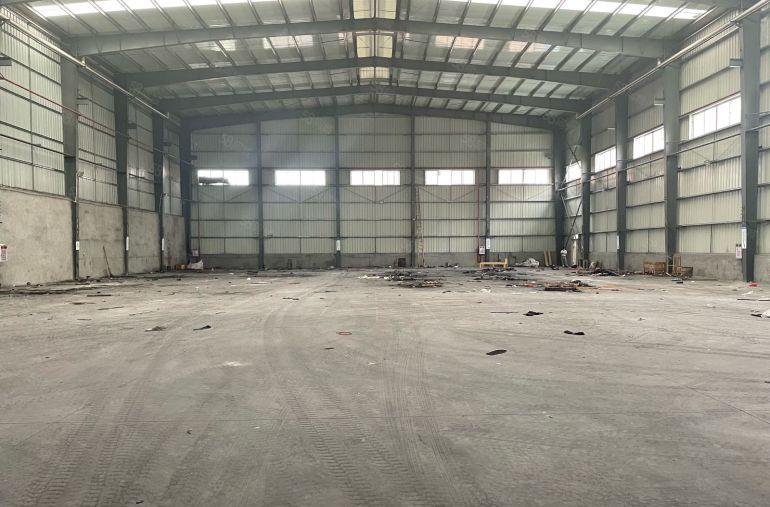 （降价急租！）中堂滴水10米高单一层厂房出租，可架航车。