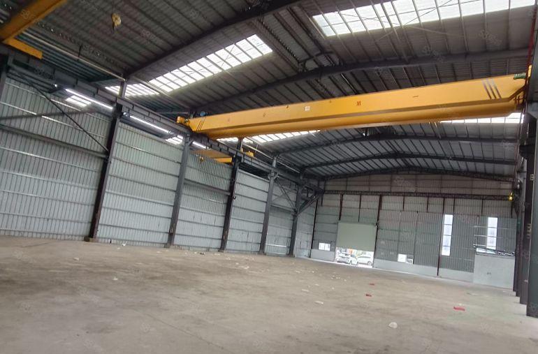 中堂 一楼 高12米带航车厂房出租，配置水电齐全，交通方便