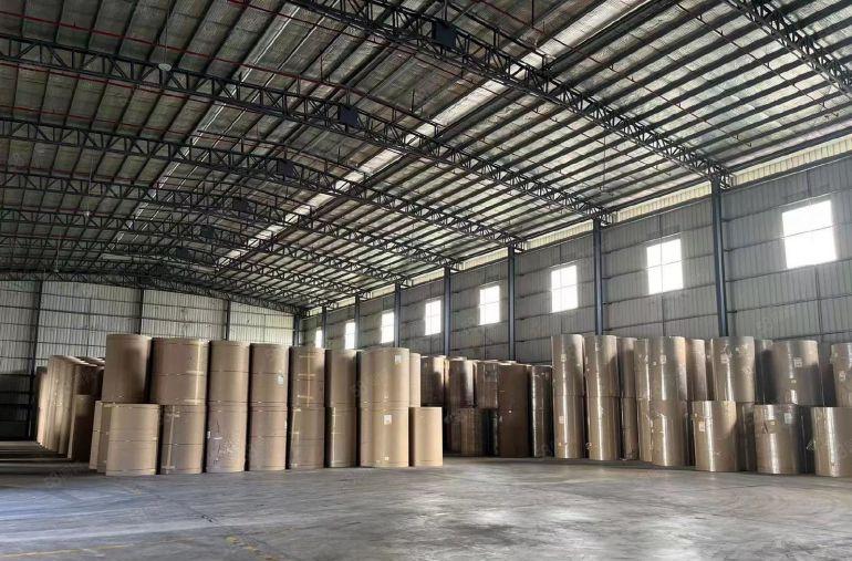 中堂镇新出原房东独门独院钢结构厂房一楼出租，园区形象美丽