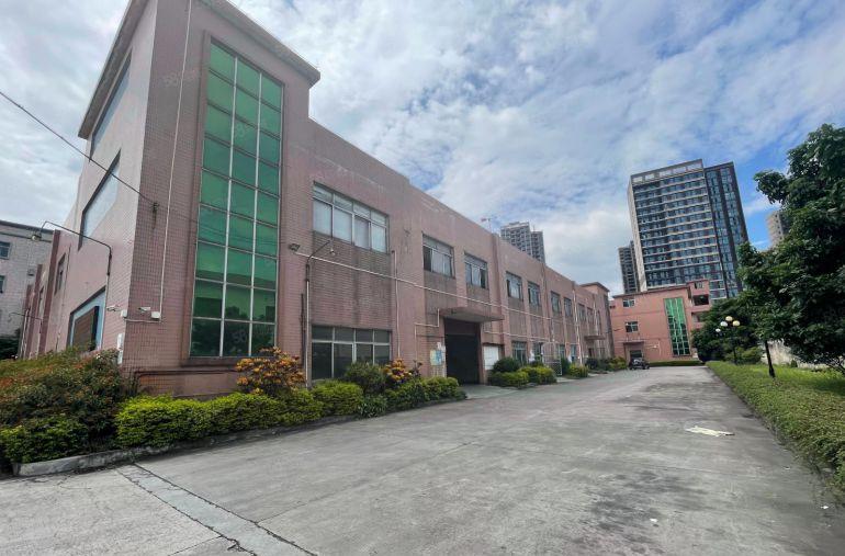 中堂北王路1600平标准厂房仓库出租，交通方便空地超大。