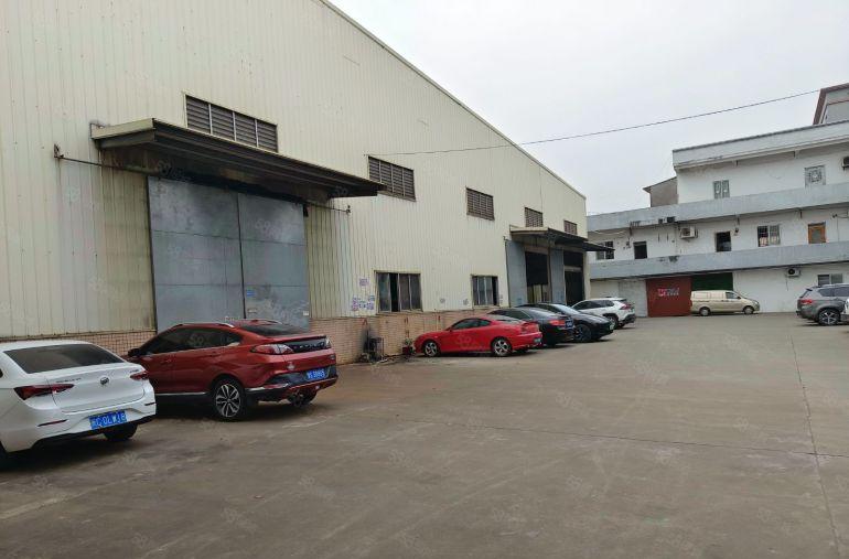 中堂 一楼 高12米带航车厂房出租，配置水电齐全，交通方便