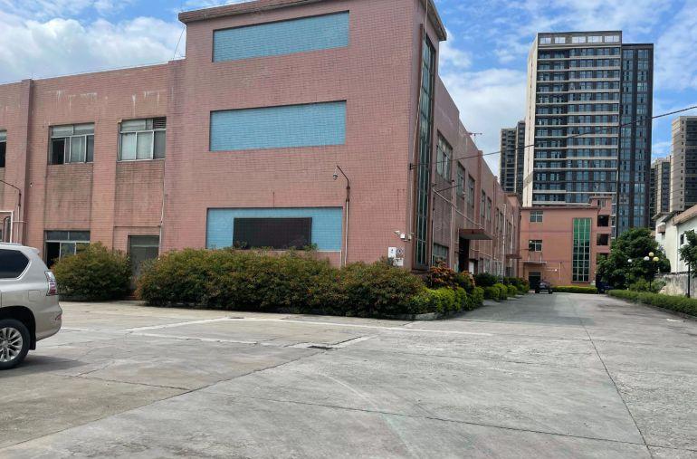 中堂北王路1600平标准厂房仓库出租，交通方便空地超大。