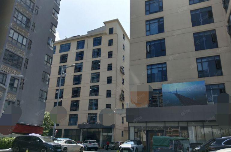 固戌地铁口附近原房东楼上精装修128平，2加1格