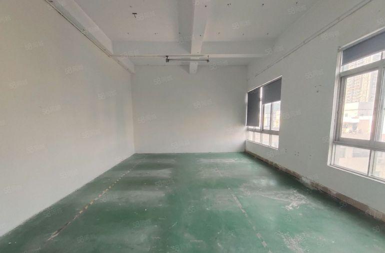 西乡，臣田工业园，楼上带装修整层1050平厂房出租，拎包生产