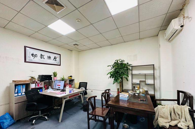 石岩上屋地铁口新出精装修红本一楼厂房1800平出租可分租