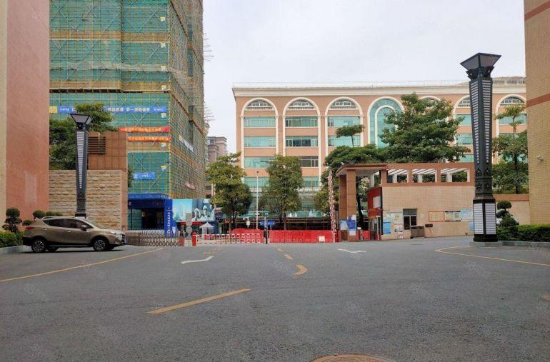 宝安西乡桃源居2000平可分租低价 精装修办公室厂房仓库出租