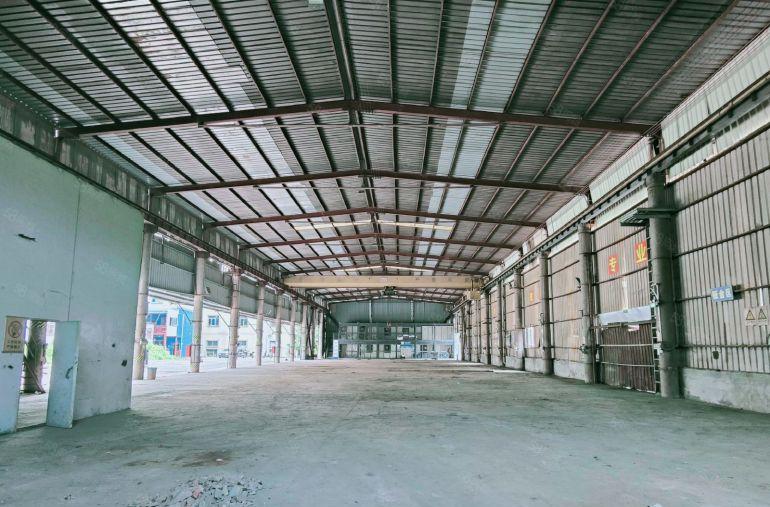 独门独院1万平2千平起可分租空地开阔大型货车出入无忧