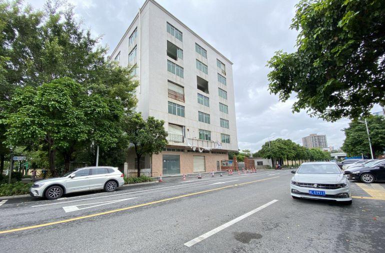 松岗潭头第三工业区一手房东厂房仓库出租每层1050平方可分租