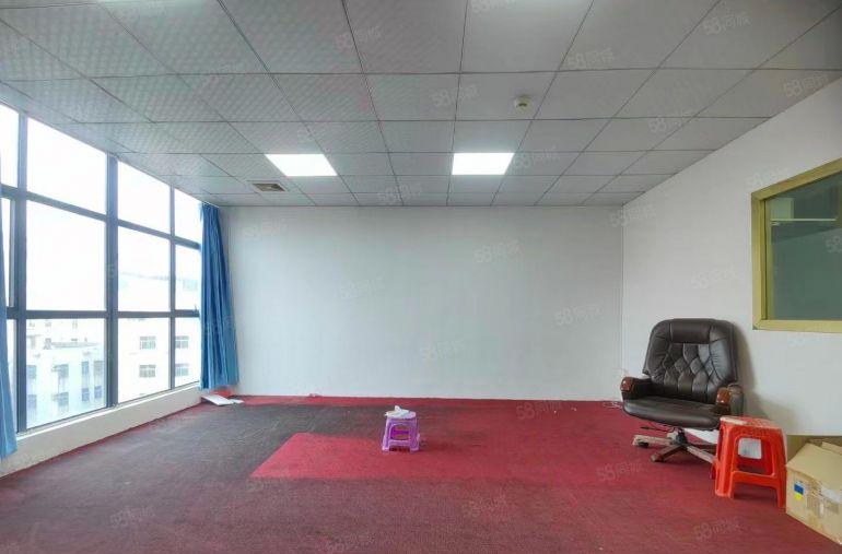 西乡固戍科技园，原房东直租，带装修570平厂房出租，电到位