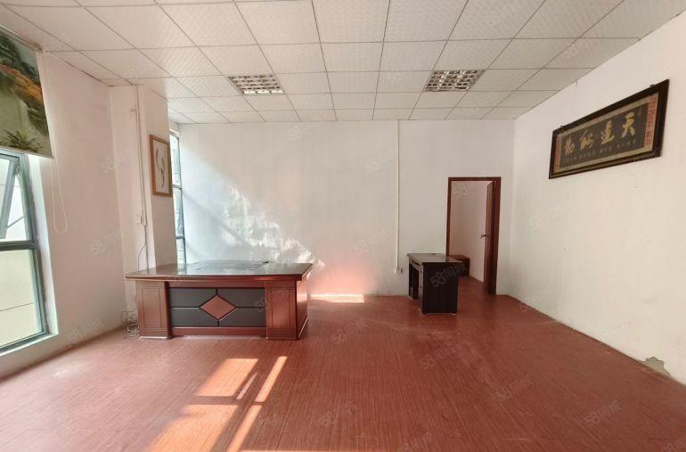 西乡固戍地铁口，全落地窗采光，带装修750平厂房出租