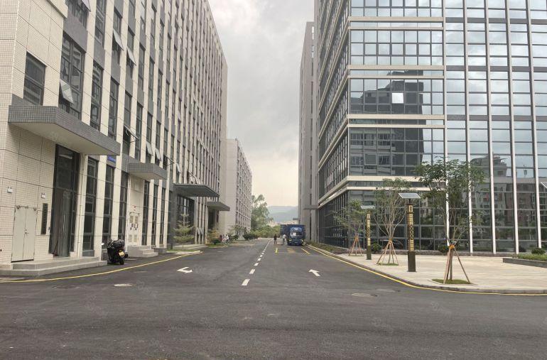 宝安松岗新出1000平楼上精装修厂房仓库低价出租 大小分组