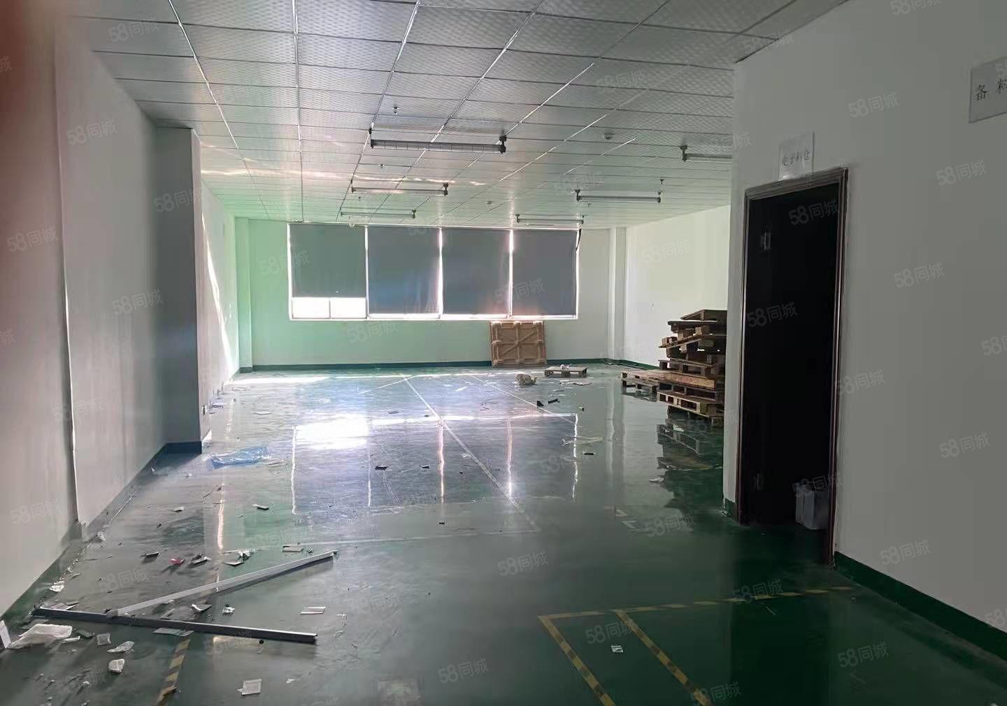 西乡桃源居附近大型园区新空出原房东两层带精装修3400平厂房