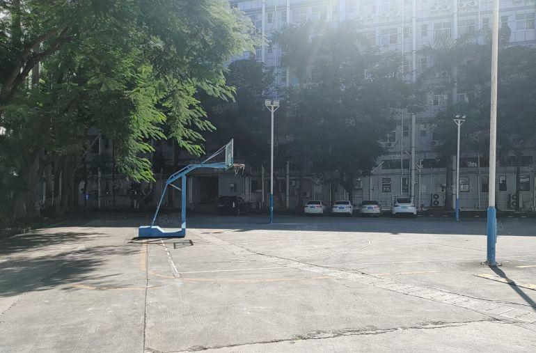 福永凤凰一楼1380平米带装修厂房出租