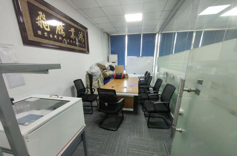 石岩原房东直租，整层豪装1600平，无公摊出租，园区空地超大