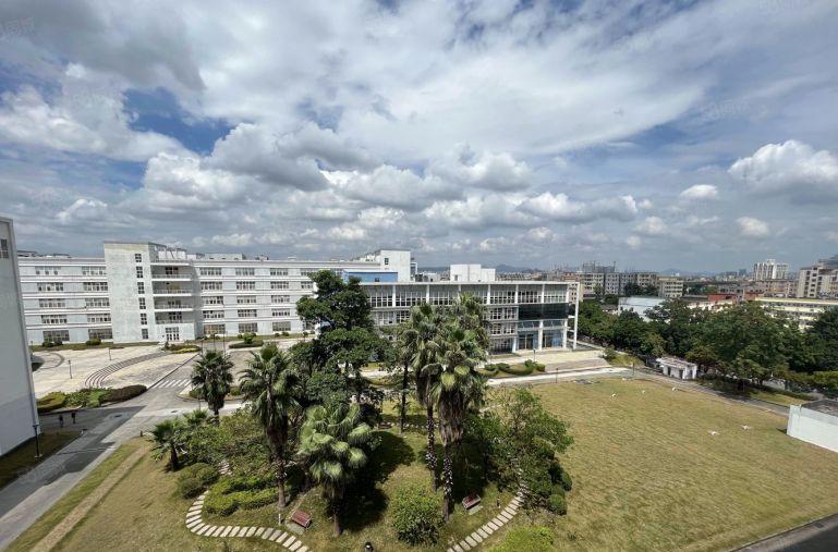 石岩村委厂房直租 整栋7200平 可分层租 带精装修无公摊