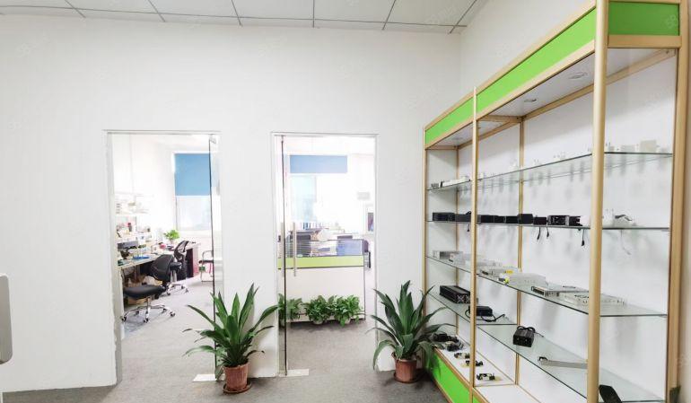 松岗谭海酒店107国道边一手房东厂房出租独院2层2400平米