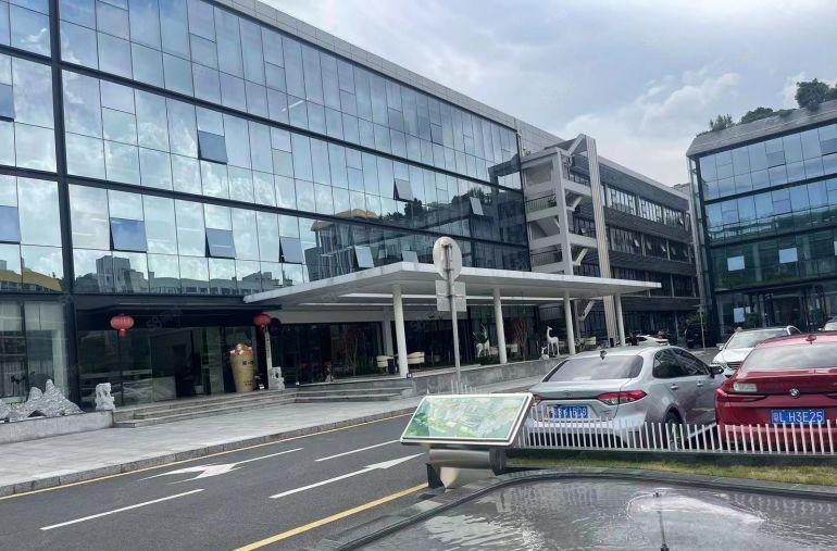 空地大西乡后瑞地铁口楼上300平精装修急租！