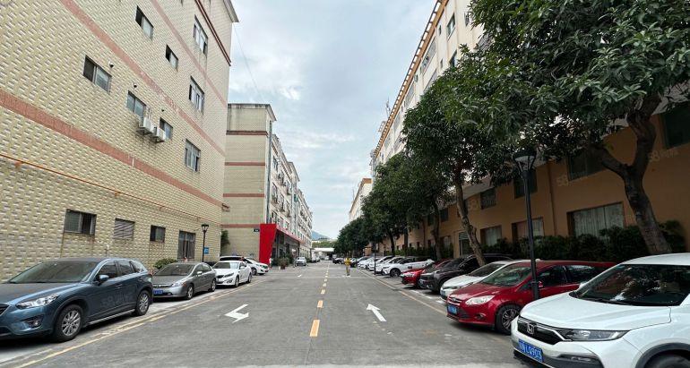 18元起福海街道2000平精装厂房出租，300平分组免租2月