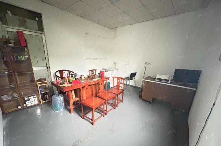 沙井京基白纳附近楼上120平2800打包，适合任何行业