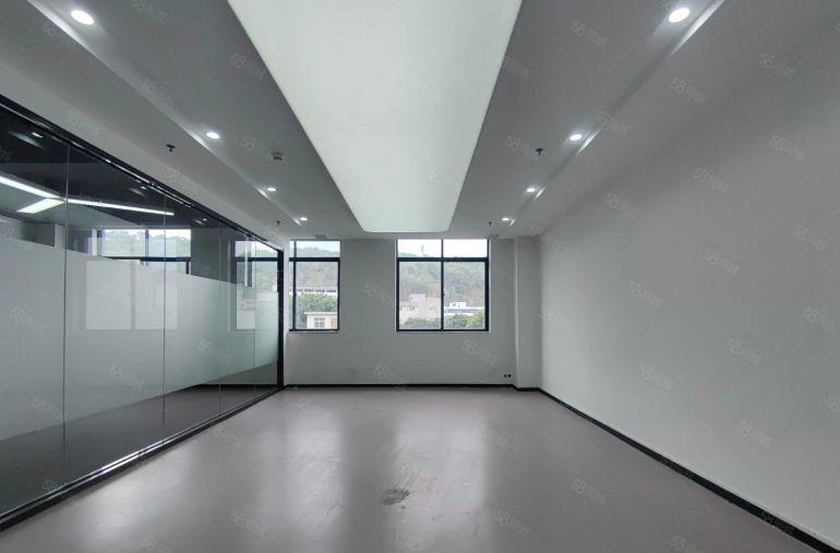 西乡银田，精装办公室仓库265平3个隔间，有货梯，价格超实惠