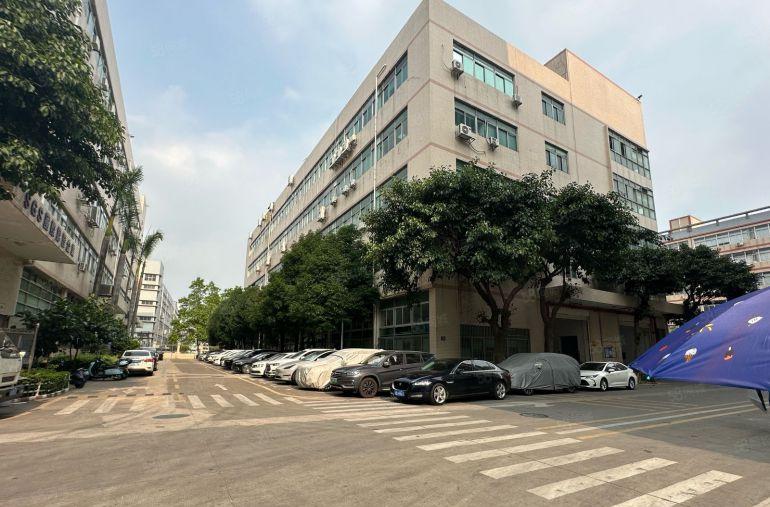 西乡桃源居附近原房东楼上2000平精装修厂房出租电子办公仓库