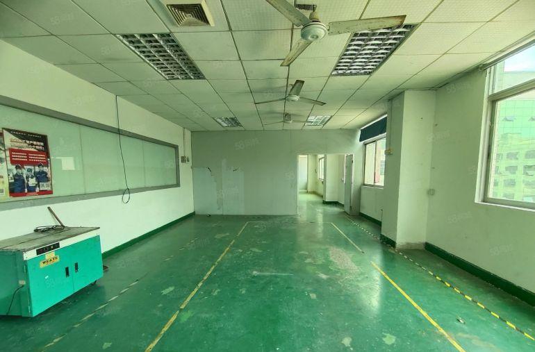 西乡，鹤洲工业园，楼上带装修整层800平厂房出租，使用率高