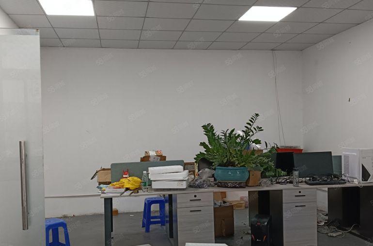 西乡黄田大门附近重工业厂房二楼精装修375平，有办公室仓库