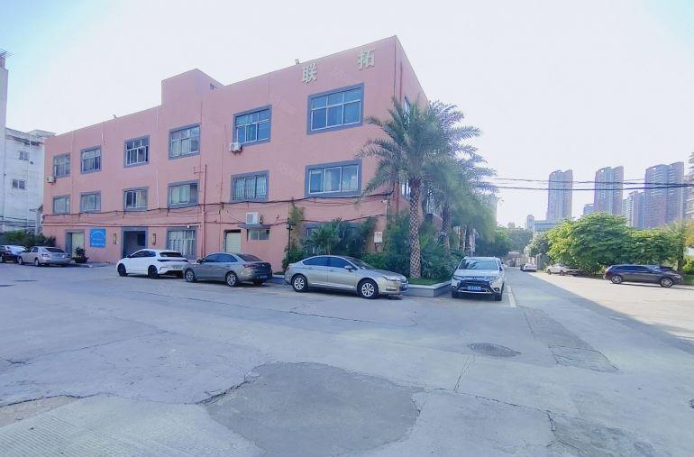 松岗宝安大道边新出原房东二楼1850平带装修办公室厂房出租！