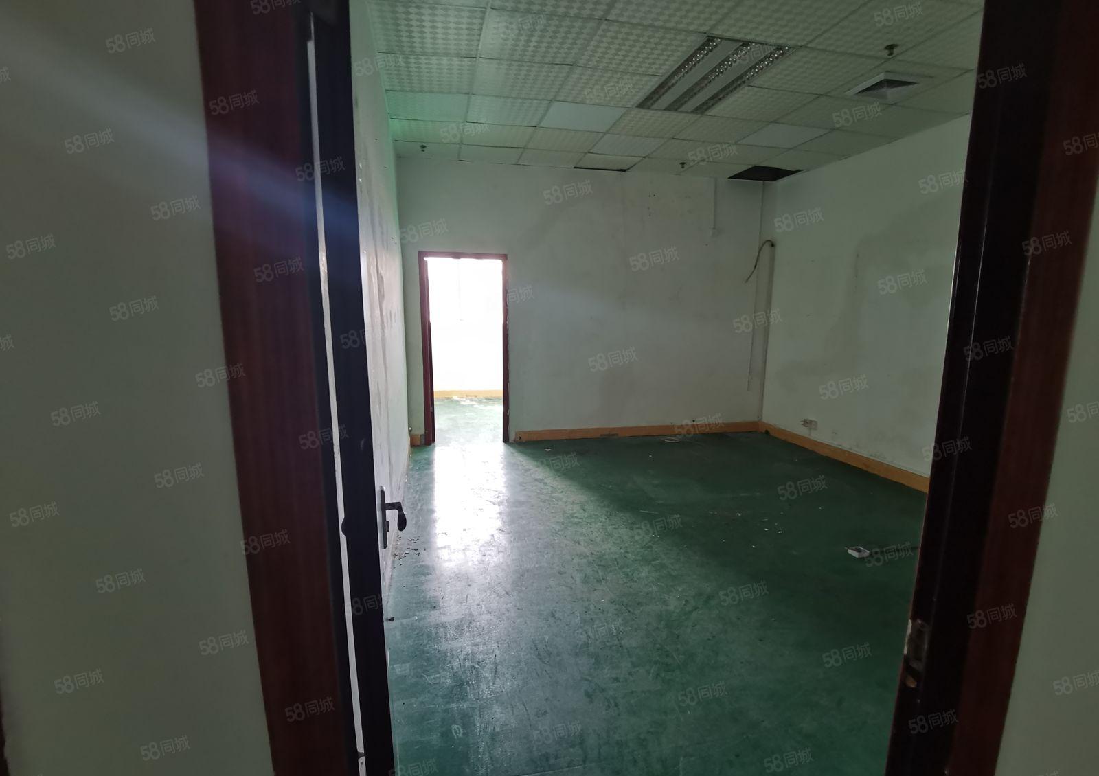 西乡银田工业区，简单装修，价格便宜可谈，园区停车方便