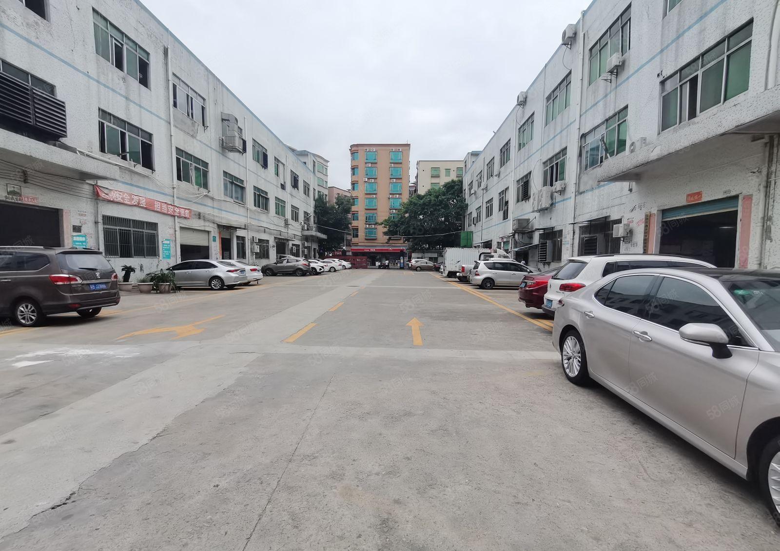 松岗塘下涌原房东一楼5米高带航车