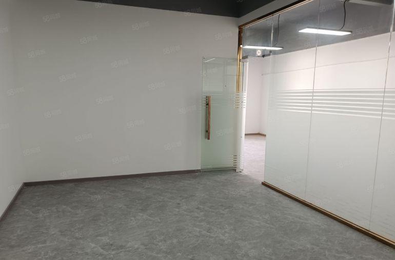 石岩楼上300平米办公厂房带装修招租，现成水电办公室