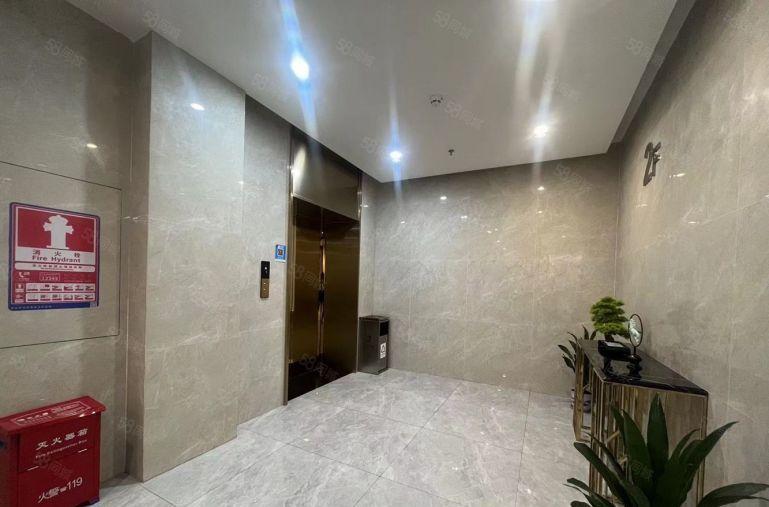 特价出租宝安福永小面积办公室厂房仓库精装修100平200平